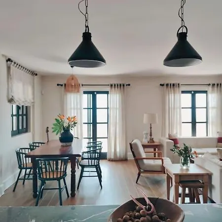 Viento Mansion Pool And Big Garden 빌라 *